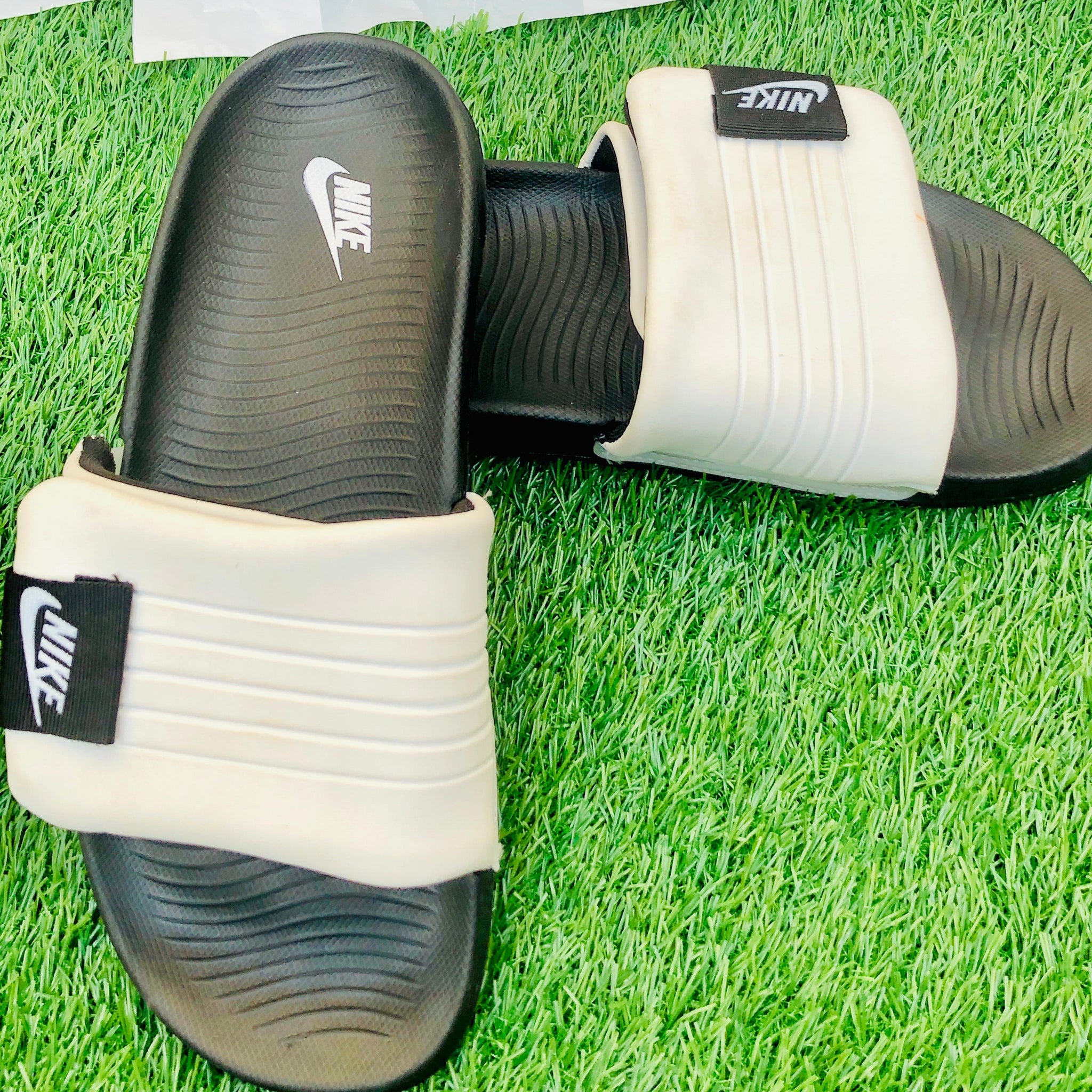 OFFCOURT WHITE-BLACK ADJUST SLIDE REVIVE FOAM