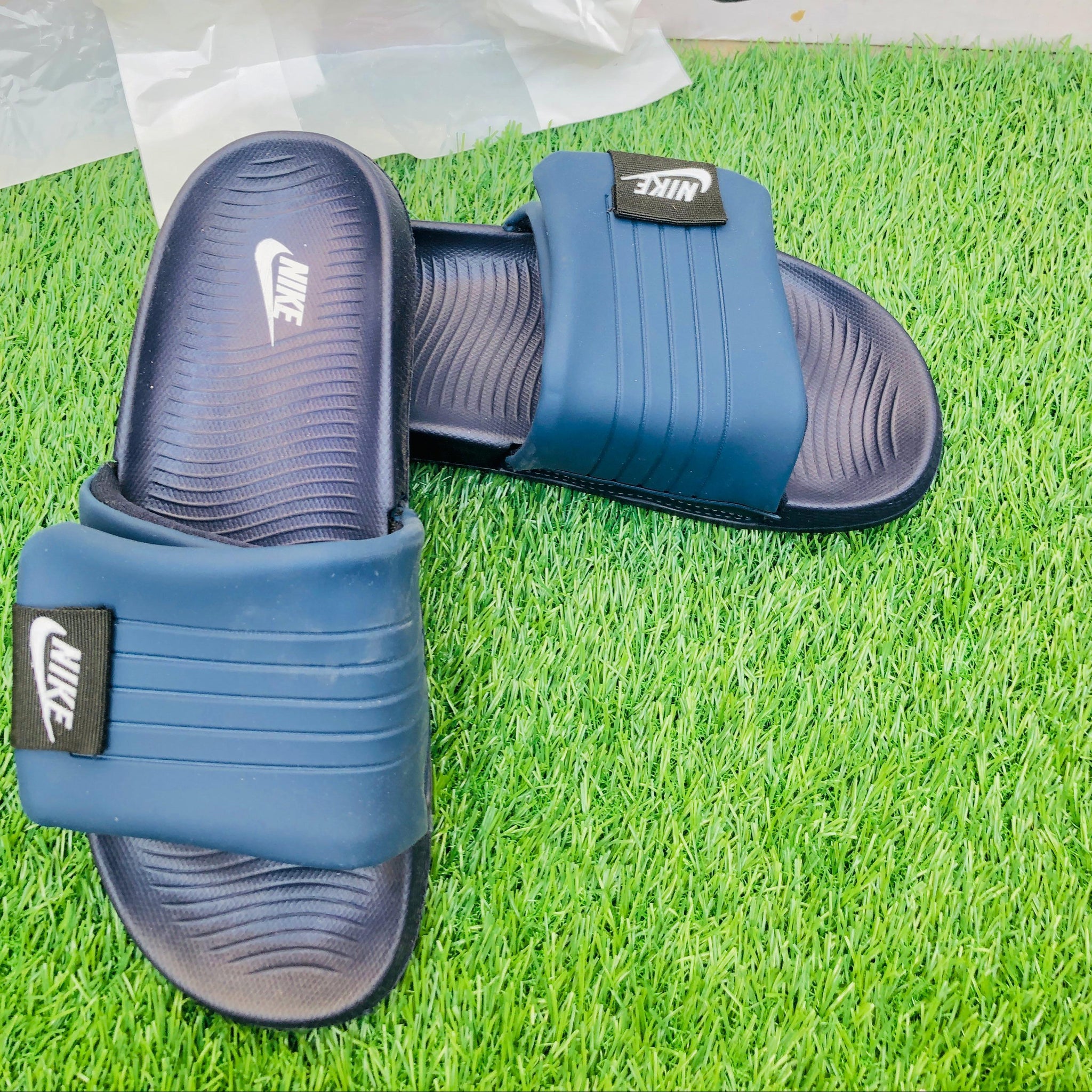 OFFCOURT WHITE-BLACK ADJUST SLIDE REVIVE FOAM